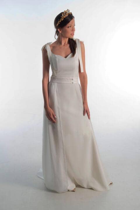 vestido de novia con cola transparente