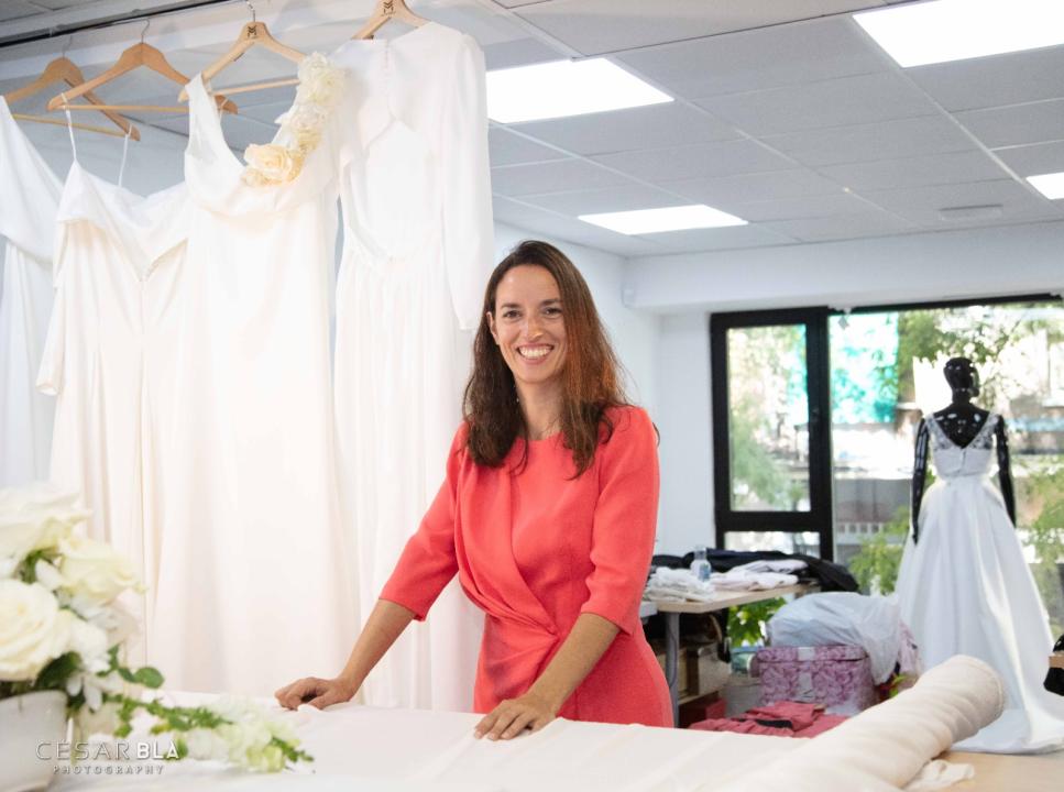 Valérie Moreau es una diseñadora de vestidos de novia Belga afincada en España desde hace 10 años.