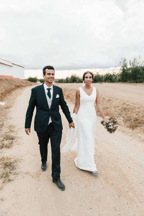 En esta pagina, puedes ver las opiniones reales de nuestras clientas de vestidos de novia cortos, vestidos de novia largos, trajes de novia con pantalón. Hacemos cualquier tipo de vestido o traje de novia: vestidos de novia rosas, mono de novia con cola, vestidos de novia cortos de encaje, vestidos de novia para boda civil, vestidos de novia bohemio, vestidos de novia para boda en la playa, capas de novias, vestidos de novia para bodas temáticas, trajes de novia con pantalones, trajes de novia con chaqueta, vestidos de novia sirena, vestidos de novia princesa,...</p>