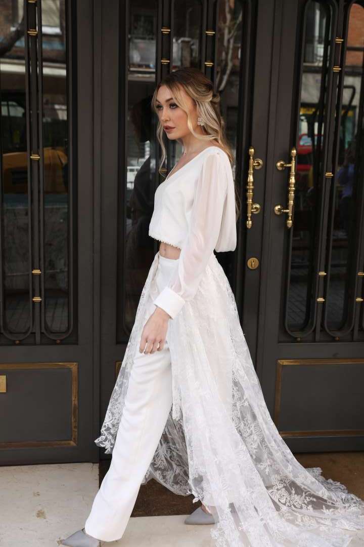 Pantalón de novia con encaje, anchos