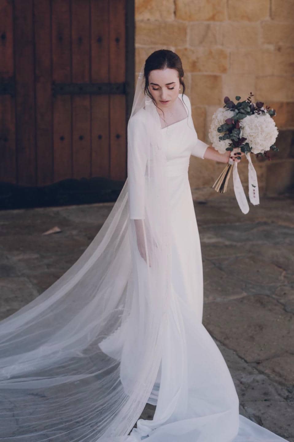 En esta pagina, puedes ver las opiniones reales de nuestras clientas de vestidos de novia cortos, vestidos de novia largos, trajes de novia con pantalón. Hacemos cualquier tipo de vestido o traje de novia: vestidos de novia rosas, mono de novia con cola, vestidos de novia cortos de encaje, vestidos de novia para boda civil, vestidos de novia bohemio, vestidos de novia para boda en la playa, capas de novias, vestidos de novia para bodas temáticas, trajes de novia con pantalones, trajes de novia con chaqueta, vestidos de novia sirena, vestidos de novia princesa,...</p>