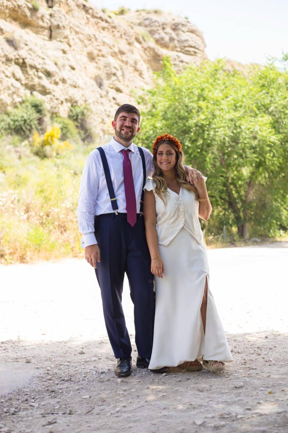 En esta pagina, puedes ver las opiniones reales de nuestras clientas de vestidos de novia cortos, vestidos de novia largos, trajes de novia con pantalón. Hacemos cualquier tipo de vestido o traje de novia: vestidos de novia rosas, mono de novia con cola, vestidos de novia cortos de encaje, vestidos de novia para boda civil, vestidos de novia bohemio, vestidos de novia para boda en la playa, capas de novias, vestidos de novia para bodas temáticas, trajes de novia con pantalones, trajes de novia con chaqueta, vestidos de novia sirena, vestidos de novia princesa,...</p>