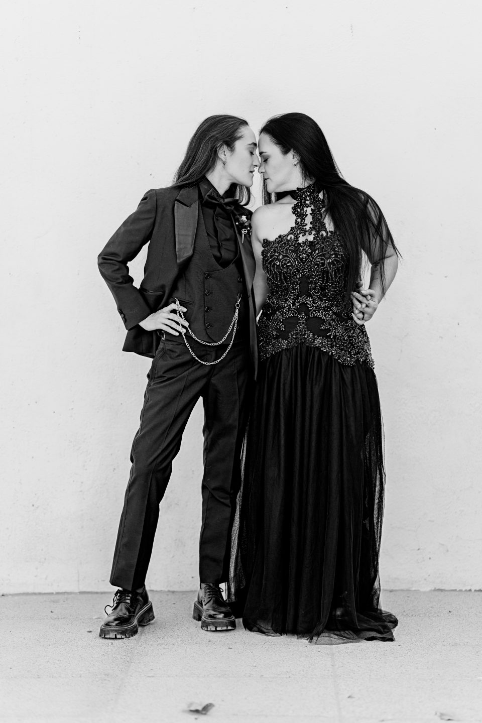 En esta pagina, puedes ver las opiniones reales de nuestras clientas de vestidos de novia cortos, vestidos de novia largos, trajes de novia con pantalón. Hacemos cualquier tipo de vestido o traje de novia: vestidos de novia rosas, mono de novia con cola, vestidos de novia cortos de encaje, vestidos de novia para boda civil, vestidos de novia bohemio, vestidos de novia para boda en la playa, capas de novias, vestidos de novia para bodas temáticas, trajes de novia con pantalones, trajes de novia con chaqueta, vestidos de novia sirena, vestidos de novia princesa,...</p>