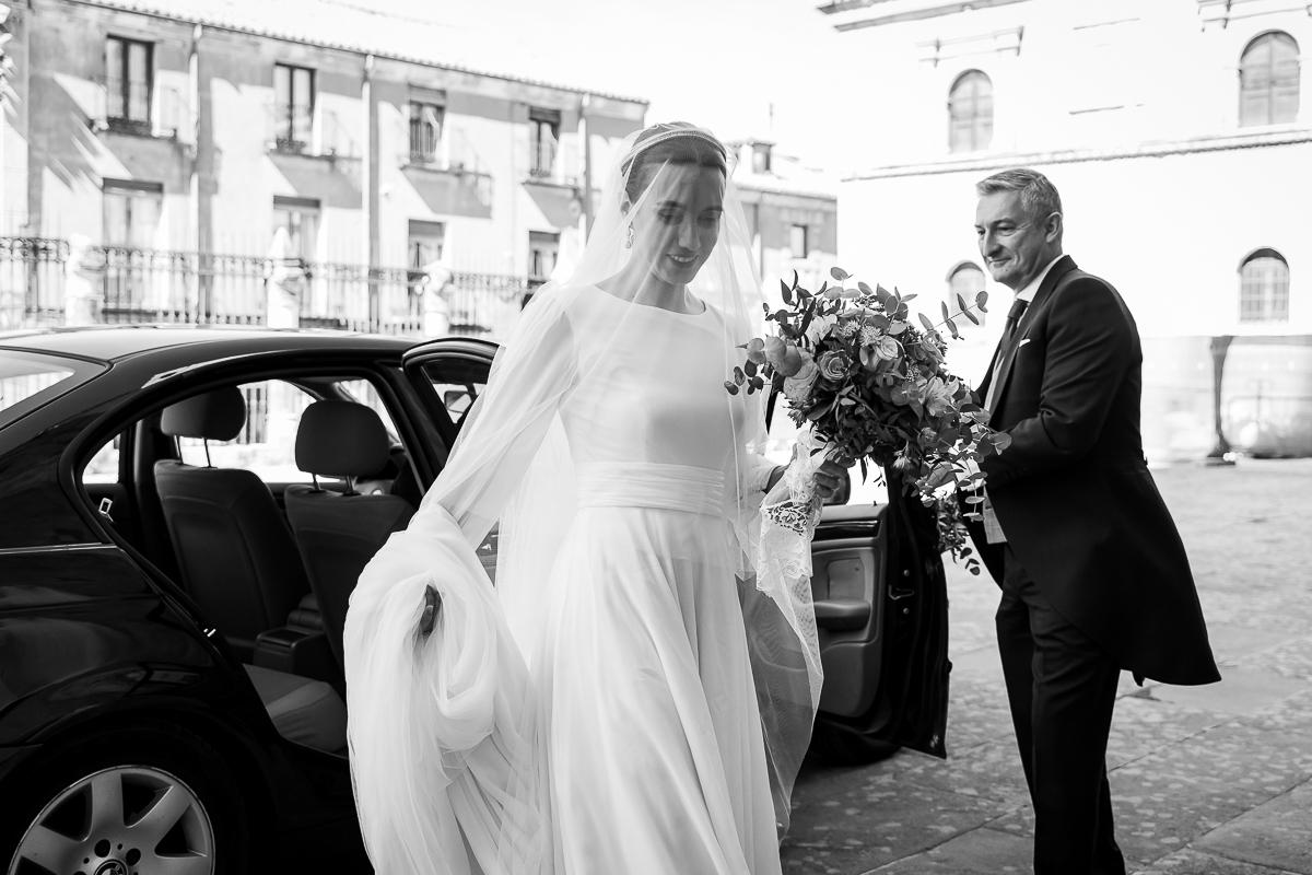 En esta pagina, puedes ver las opiniones reales de nuestras clientas de vestidos de novia cortos, vestidos de novia largos, trajes de novia con pantalón. Hacemos cualquier tipo de vestido o traje de novia: vestidos de novia rosas, mono de novia con cola, vestidos de novia cortos de encaje, vestidos de novia para boda civil, vestidos de novia bohemio, vestidos de novia para boda en la playa, capas de novias, vestidos de novia para bodas temáticas, trajes de novia con pantalones, trajes de novia con chaqueta, vestidos de novia sirena, vestidos de novia princesa,...</p>