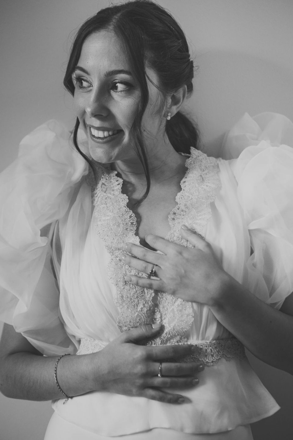 En esta pagina, puedes ver las opiniones reales de nuestras clientas de vestidos de novia cortos, vestidos de novia largos, trajes de novia con pantalón. Hacemos cualquier tipo de vestido o traje de novia: vestidos de novia rosas, mono de novia con cola, vestidos de novia cortos de encaje, vestidos de novia para boda civil, vestidos de novia bohemio, vestidos de novia para boda en la playa, capas de novias, vestidos de novia para bodas temáticas, trajes de novia con pantalones, trajes de novia con chaqueta, vestidos de novia sirena, vestidos de novia princesa,...</p>