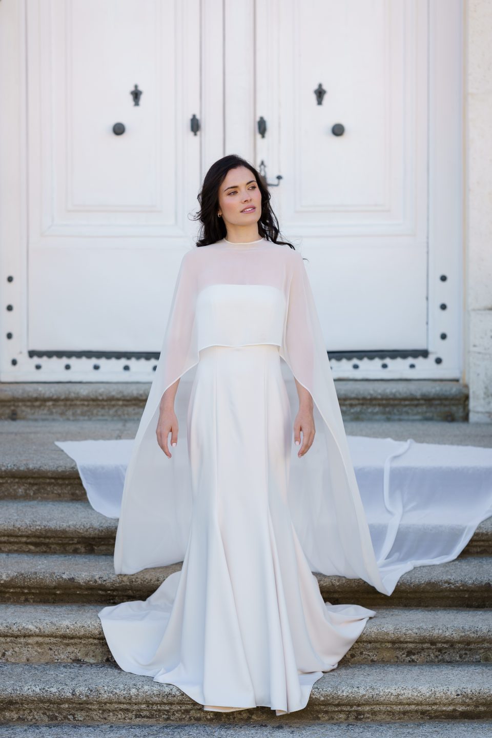 Colección 2026 En nuestra colección vestidos de novia 2026, la versatilidad es la protagonista absoluta. Aquí puedes ver una selección de trabajos reales donde damos vida a los sueños de nuestras clientas, desde los clásicos diseños largos hasta las propuestas más vanguardistas de trajes de novia con pantalón.