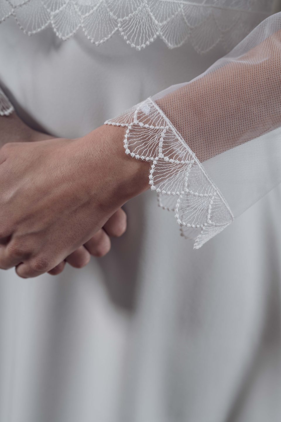 En nuestra colección vestidos de novia 2026, la versatilidad es la protagonista absoluta. Aquí puedes ver una selección de trabajos reales donde damos vida a los sueños de nuestras clientas, desde los clásicos diseños largos hasta las propuestas más vanguardistas de trajes de novia con pantalón.