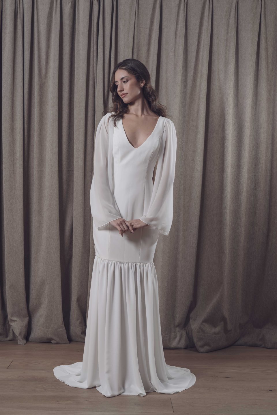 En nuestra colección vestidos de novia 2026, la versatilidad es la protagonista absoluta. Aquí puedes ver una selección de trabajos reales donde damos vida a los sueños de nuestras clientas, desde los clásicos diseños largos hasta las propuestas más vanguardistas de trajes de novia con pantalón.